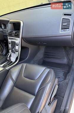 Внедорожник / Кроссовер Volvo XC60 2016 в 