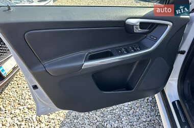 Внедорожник / Кроссовер Volvo XC60 2015 в 