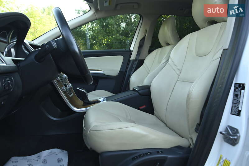 Внедорожник / Кроссовер Volvo XC60 2017 в Бердичеве