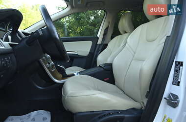 Внедорожник / Кроссовер Volvo XC60 2017 в 