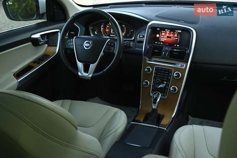 Внедорожник / Кроссовер Volvo XC60 2017 в Бердичеве