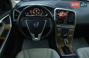 Внедорожник / Кроссовер Volvo XC60 2017 в 