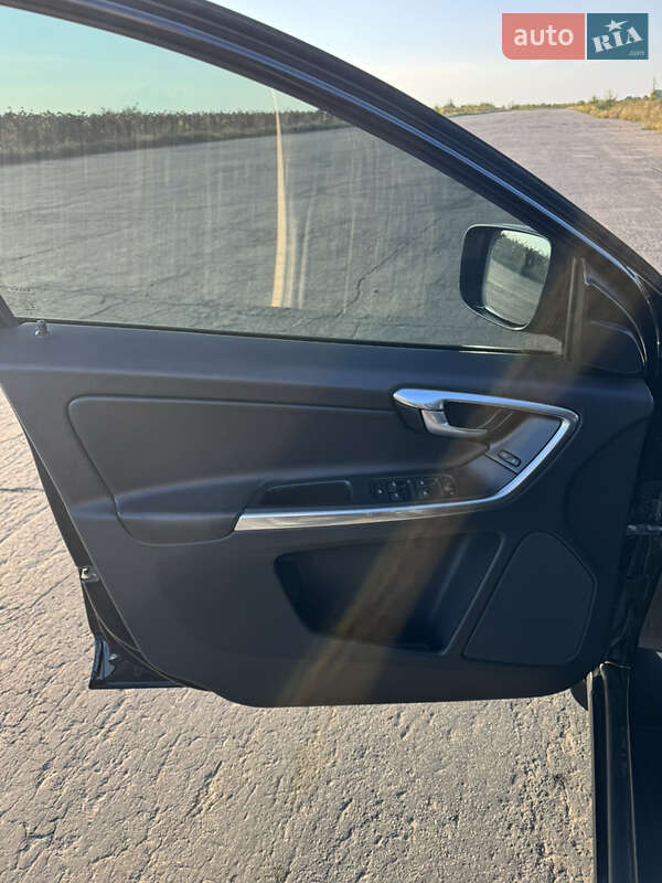 Внедорожник / Кроссовер Volvo XC60 2012 в Баре