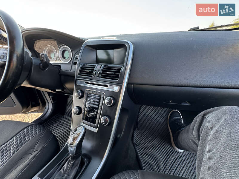 Внедорожник / Кроссовер Volvo XC60 2012 в Баре