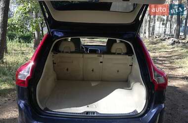 Внедорожник / Кроссовер Volvo XC60 2015 в 