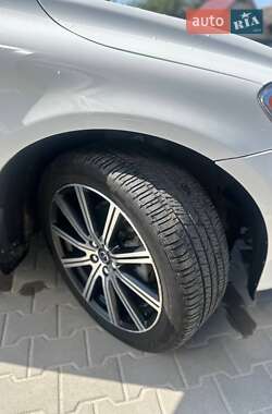 Внедорожник / Кроссовер Volvo XC60 2015 в 