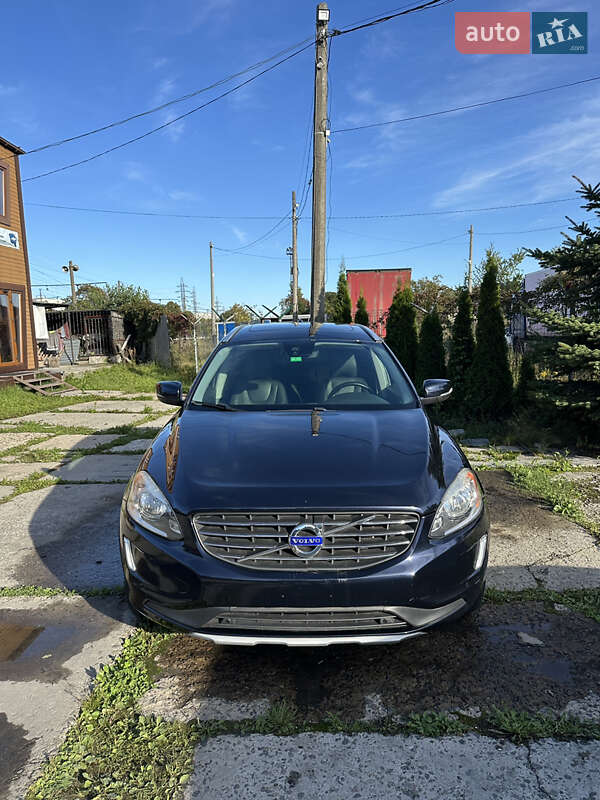 Внедорожник / Кроссовер Volvo XC60 2015 в 