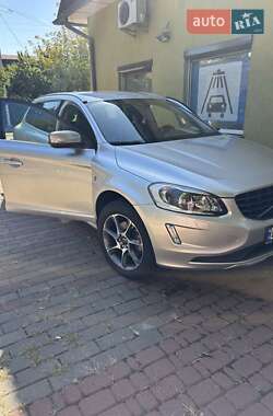 Внедорожник / Кроссовер Volvo XC60 2016 в Киеве