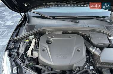 Внедорожник / Кроссовер Volvo XC60 2016 в 
