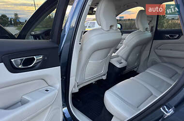 Внедорожник / Кроссовер Volvo XC60 2020 в 