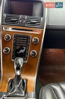 Внедорожник / Кроссовер Volvo XC60 2016 в 