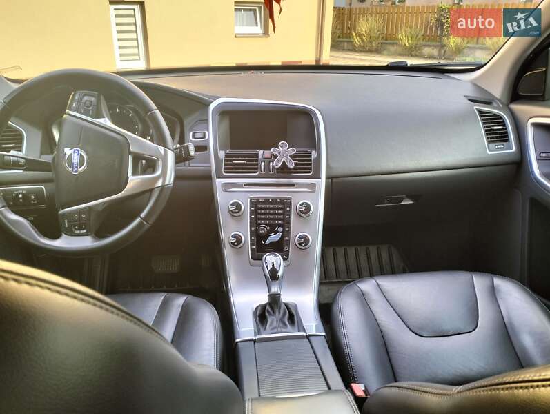 Внедорожник / Кроссовер Volvo XC60 2016 в Бережанах