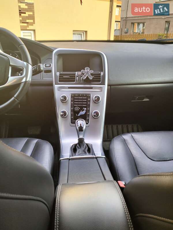 Внедорожник / Кроссовер Volvo XC60 2016 в Бережанах