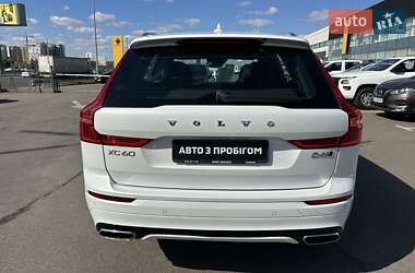 Внедорожник / Кроссовер Volvo XC60 2018 в 