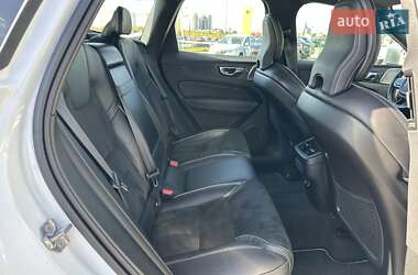Внедорожник / Кроссовер Volvo XC60 2018 в 