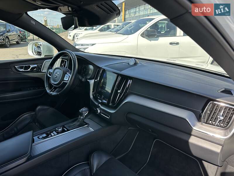 Внедорожник / Кроссовер Volvo XC60 2018 в Киеве