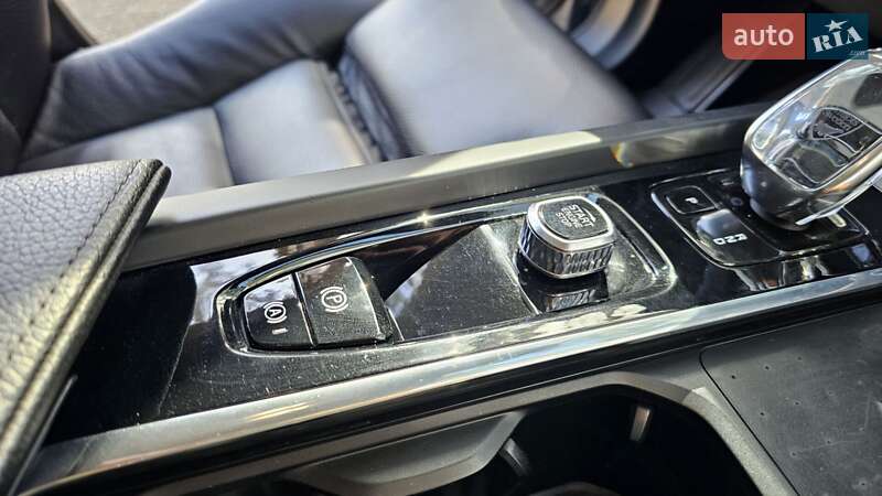 Внедорожник / Кроссовер Volvo XC60 2021 в Чернигове