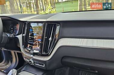 Внедорожник / Кроссовер Volvo XC60 2021 в 