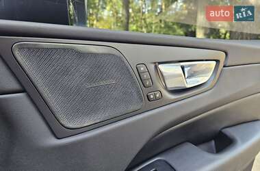Внедорожник / Кроссовер Volvo XC60 2021 в 