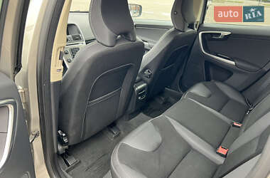 Внедорожник / Кроссовер Volvo XC60 2013 в 