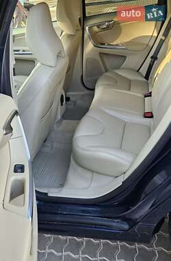Позашляховик / Кросовер Volvo XC60 2014 в 