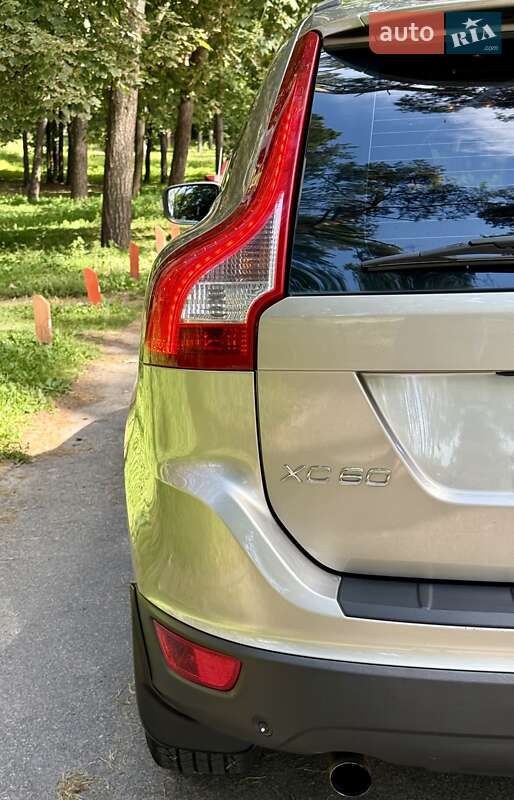 Внедорожник / Кроссовер Volvo XC60 2012 в Киеве