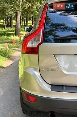 Внедорожник / Кроссовер Volvo XC60 2012 в 