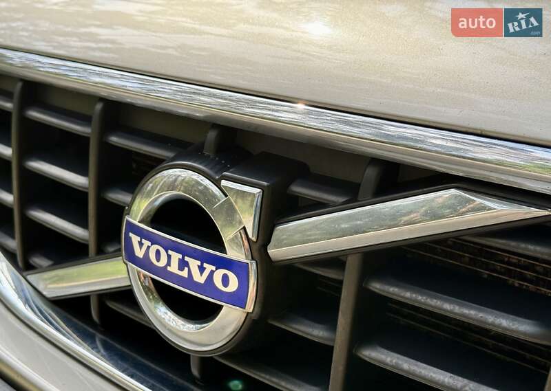 Внедорожник / Кроссовер Volvo XC60 2012 в Киеве