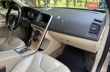 Внедорожник / Кроссовер Volvo XC60 2012 в 