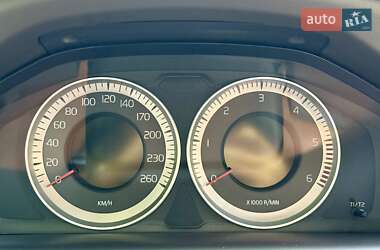 Внедорожник / Кроссовер Volvo XC60 2012 в 
