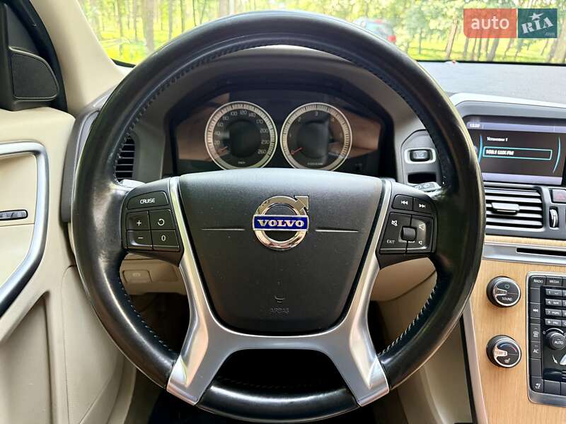 Внедорожник / Кроссовер Volvo XC60 2012 в Киеве