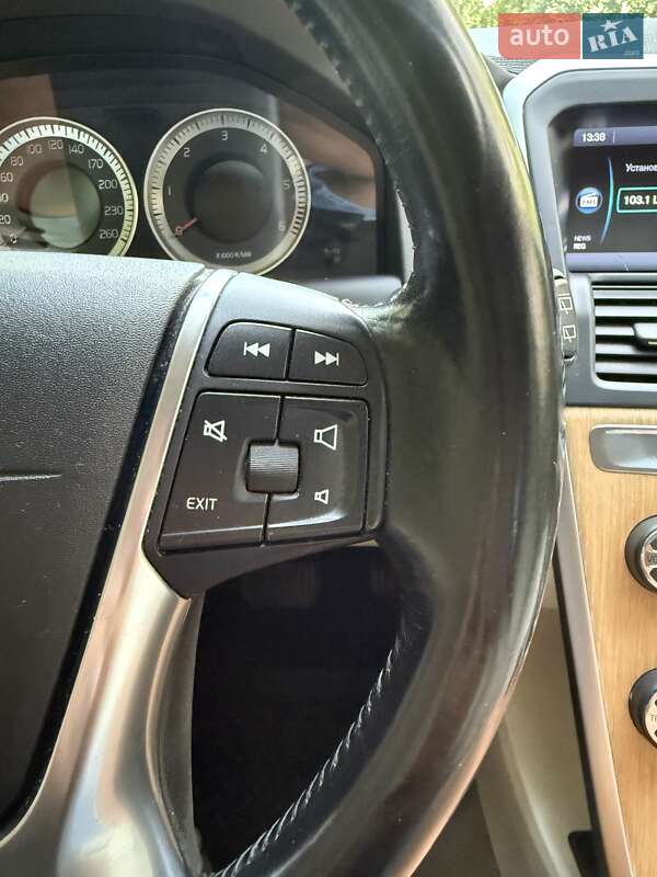 Внедорожник / Кроссовер Volvo XC60 2012 в Киеве