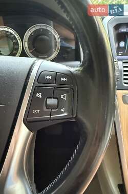 Внедорожник / Кроссовер Volvo XC60 2012 в 