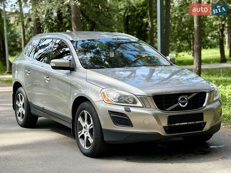 Внедорожник / Кроссовер Volvo XC60 2012 в Киеве