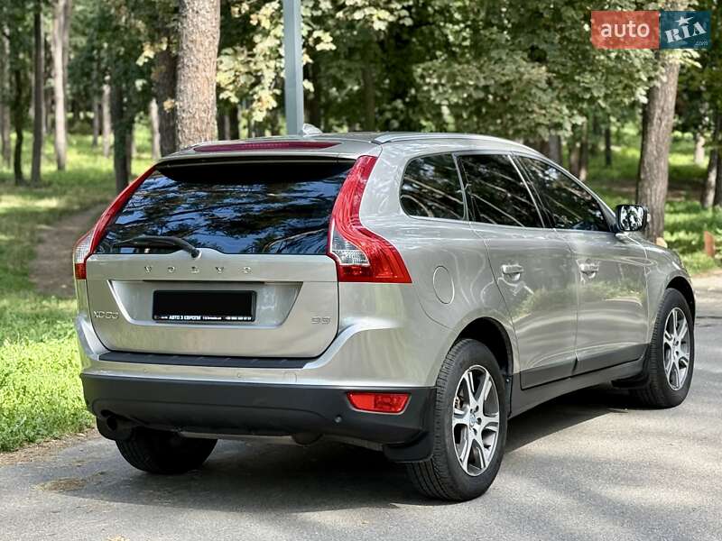 Внедорожник / Кроссовер Volvo XC60 2012 в Киеве