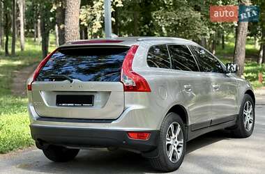 Внедорожник / Кроссовер Volvo XC60 2012 в 