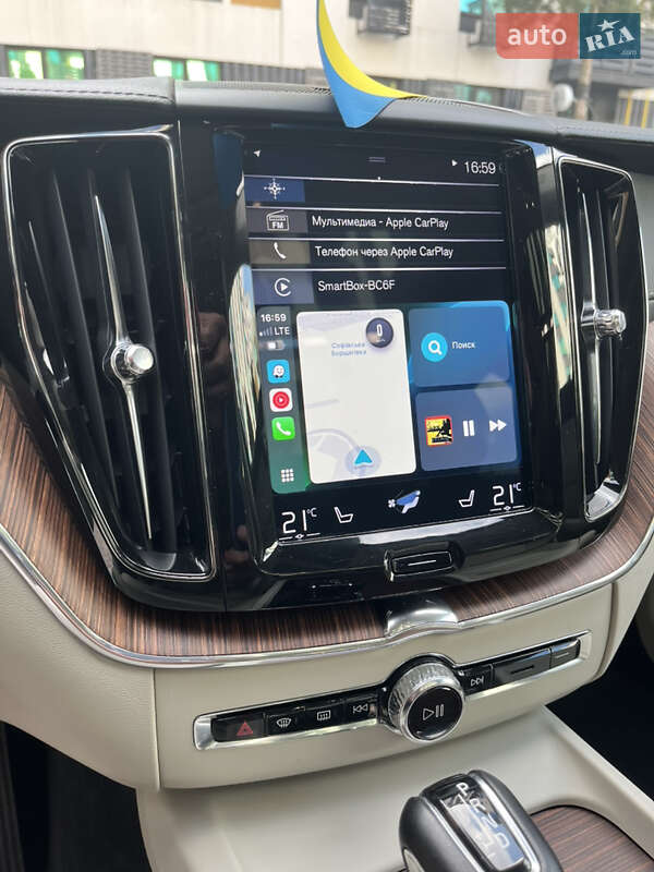 Внедорожник / Кроссовер Volvo XC60 2018 в Киеве