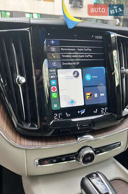 Внедорожник / Кроссовер Volvo XC60 2018 в 