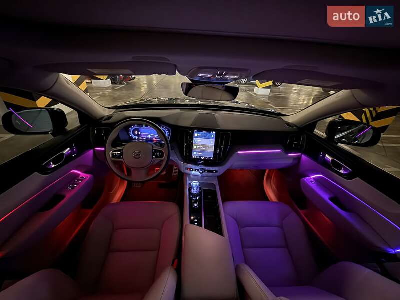 Внедорожник / Кроссовер Volvo XC60 2023 в Киеве