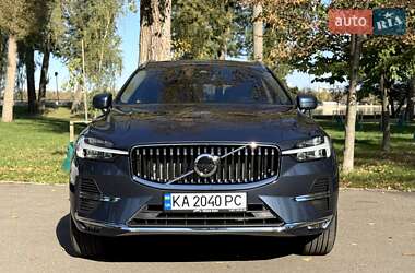 Позашляховик / Кросовер Volvo XC60 2023 в 