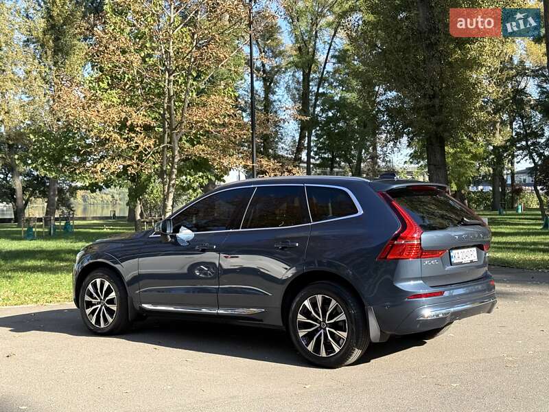 Внедорожник / Кроссовер Volvo XC60 2023 в Киеве