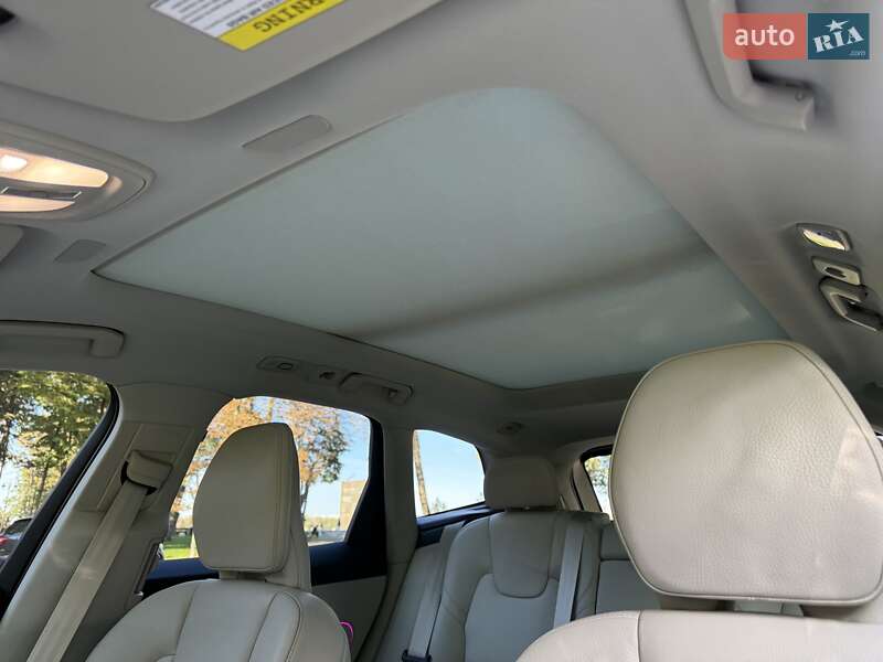 Внедорожник / Кроссовер Volvo XC60 2023 в Киеве