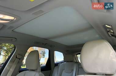 Позашляховик / Кросовер Volvo XC60 2023 в 
