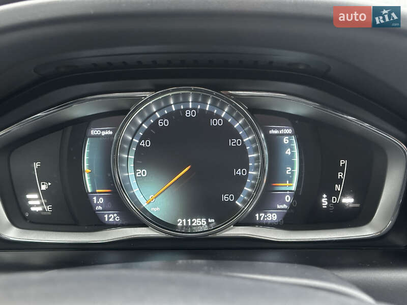 Внедорожник / Кроссовер Volvo XC60 2015 в Киеве