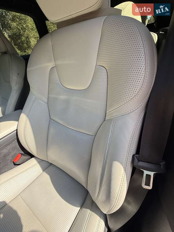 Внедорожник / Кроссовер Volvo XC60 2020 в Днепре