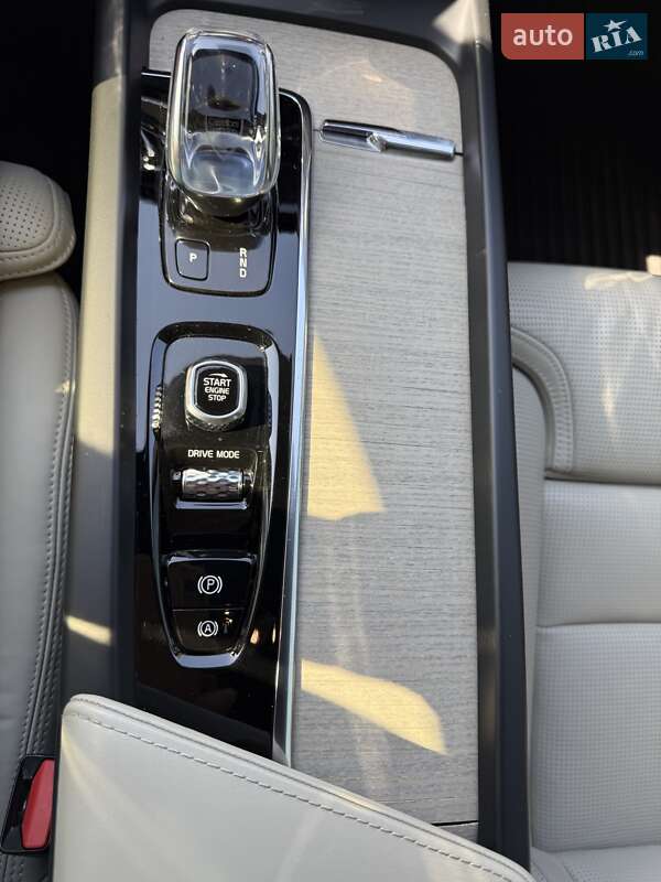 Внедорожник / Кроссовер Volvo XC60 2020 в Днепре