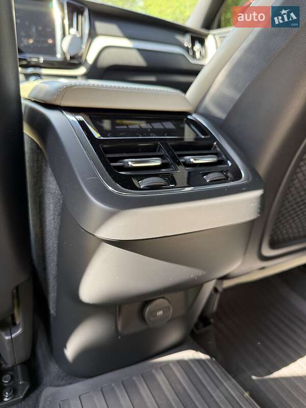 Внедорожник / Кроссовер Volvo XC60 2020 в Днепре