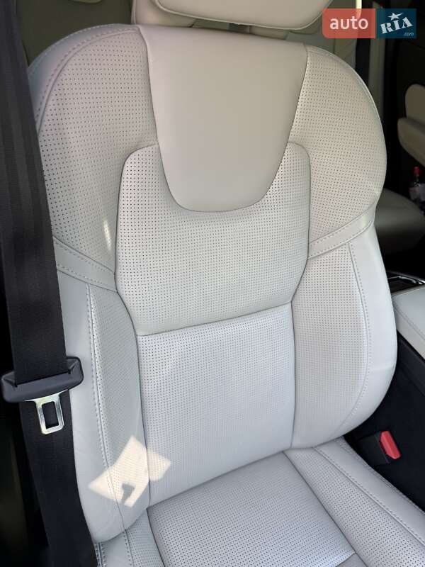 Внедорожник / Кроссовер Volvo XC60 2020 в Днепре