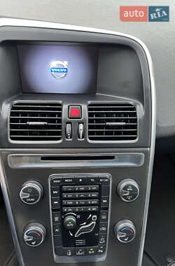 Внедорожник / Кроссовер Volvo XC60 2013 в 