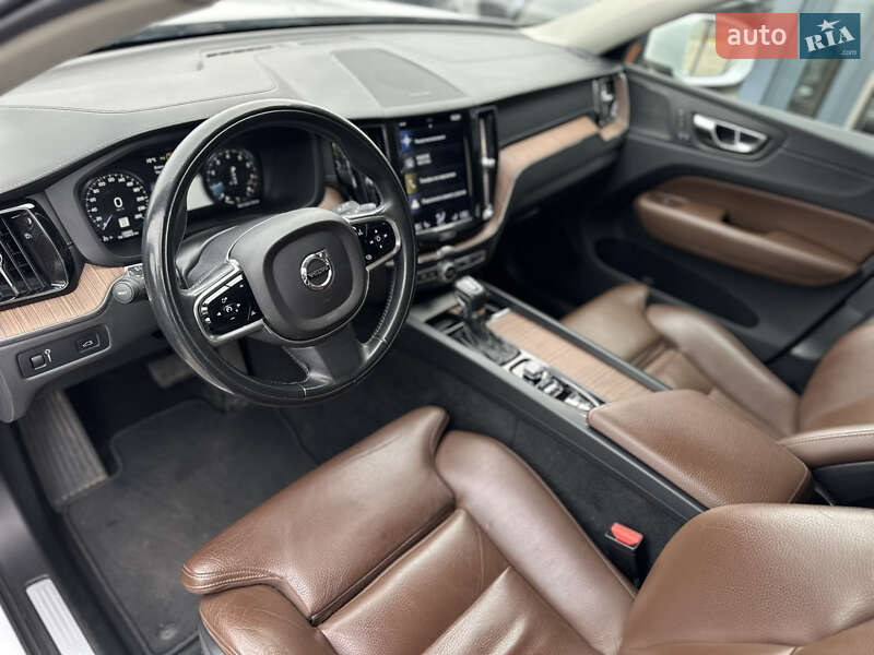 Внедорожник / Кроссовер Volvo XC60 2018 в Ровно